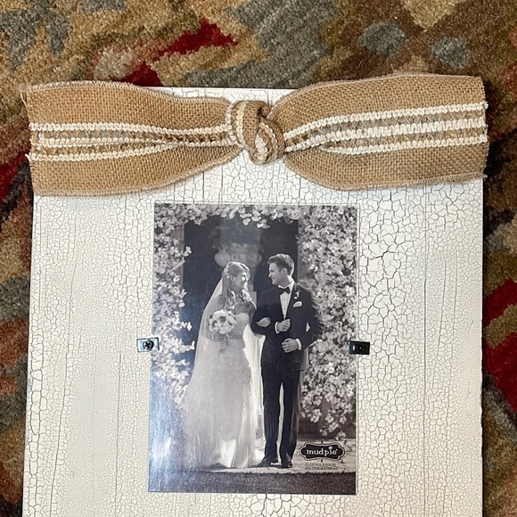 MUDPIE JUST MARRIED BOW EMBELLISHED PICTURE FRAME - Picture 4 of 7